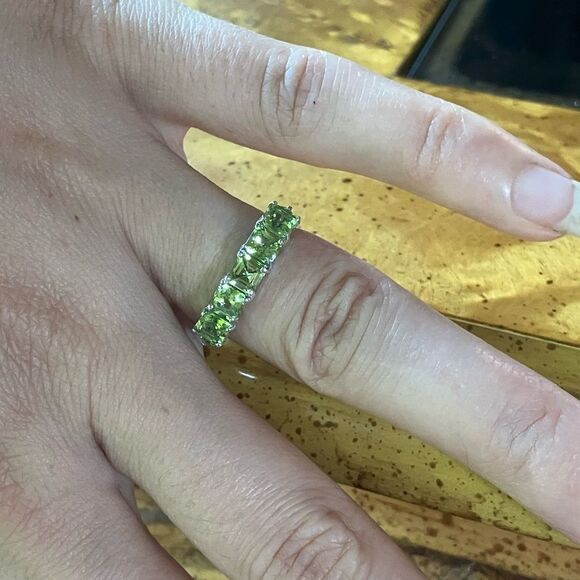 Natural Arizona Peridot Sterling Silver Ring - Picture 4 of 7